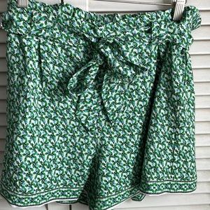 Size large crepe shorts